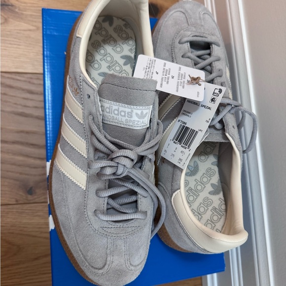 Adidas Men’s Handball Spezial Sneakers - Grey/Cream with Gum Sole - Picture 2 of 6